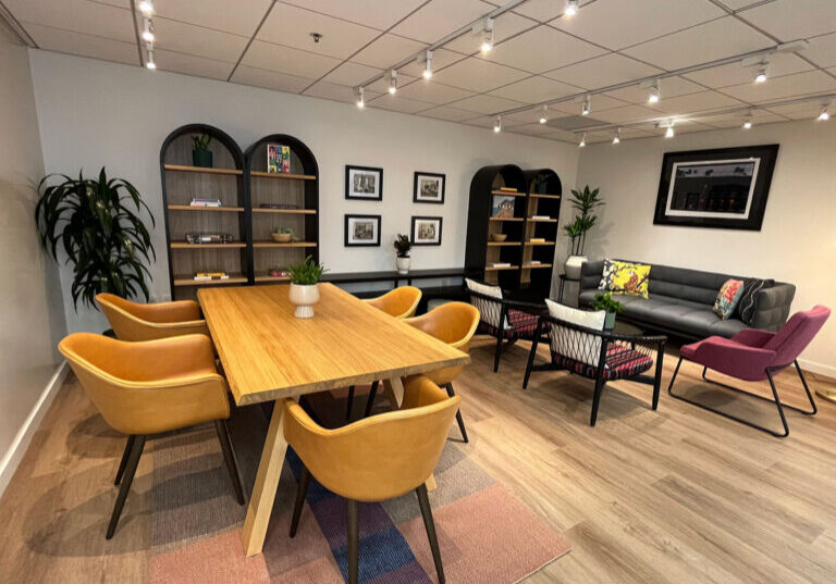 290 King Street Offices - library