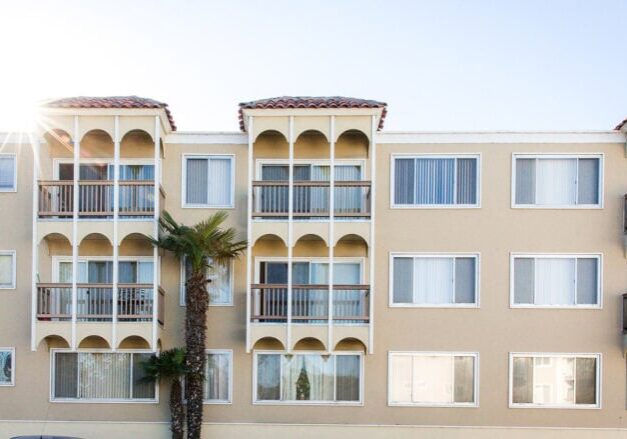 multifamily-westlake-village-apt-featured